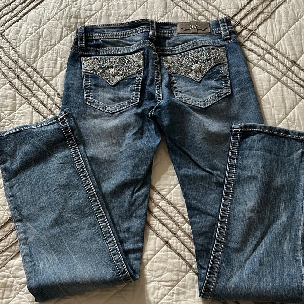 Sz 28 Miss Me Signature Straight jeans